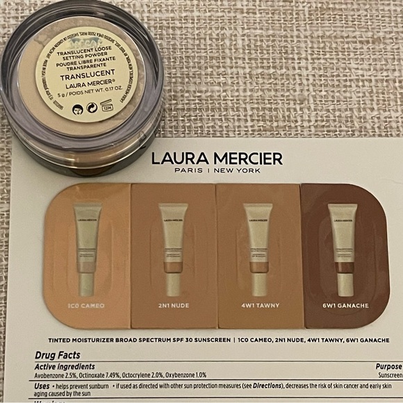 Laura Mercier Translucent Loose Setting Powder 5g / 0.17oz - Picture 3 of 4